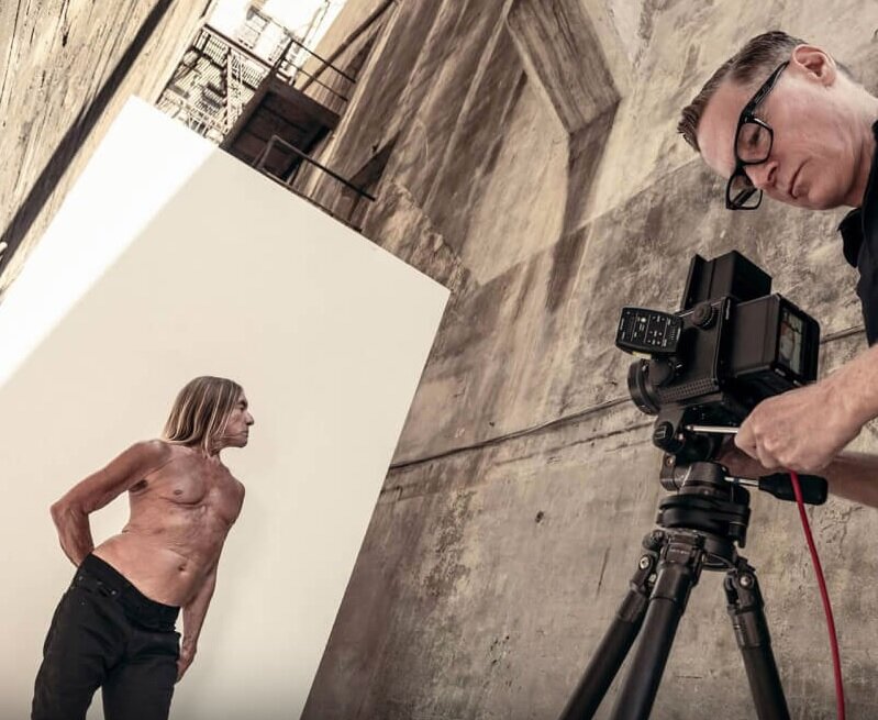 Iggy Pop позирует для Брайана Адамса