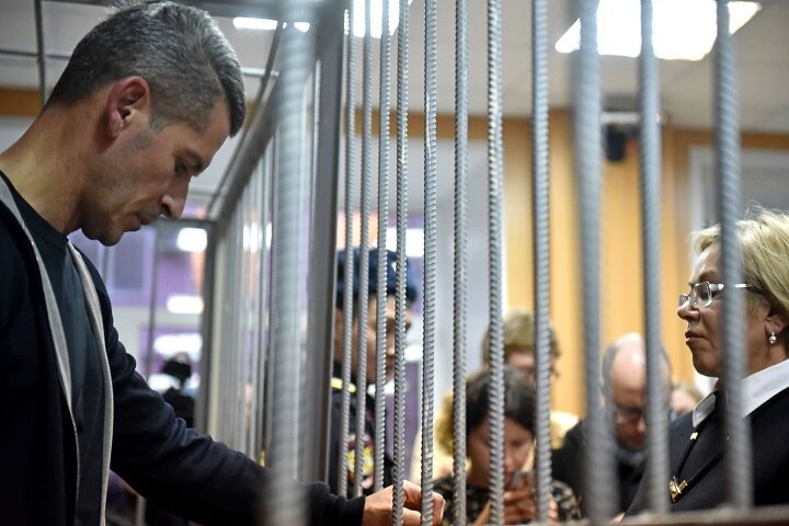 ЗИЯВУДИН МАГОМЕДОВ ВО ВРЕМЯ СЛУШАНИЙ В СУДЕ. ФОТО: АНТОН КАРДАШОВ / АГН "МОСКВА" 