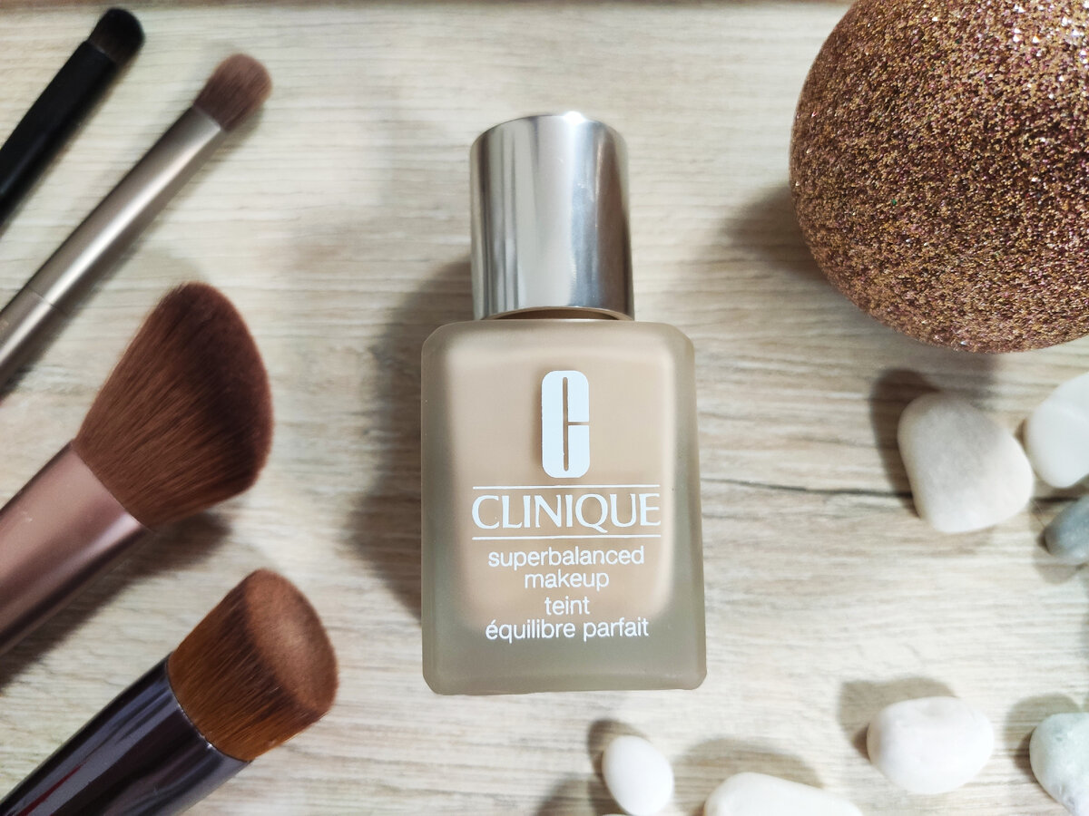 CLINIQUE Superbalanced Make Up