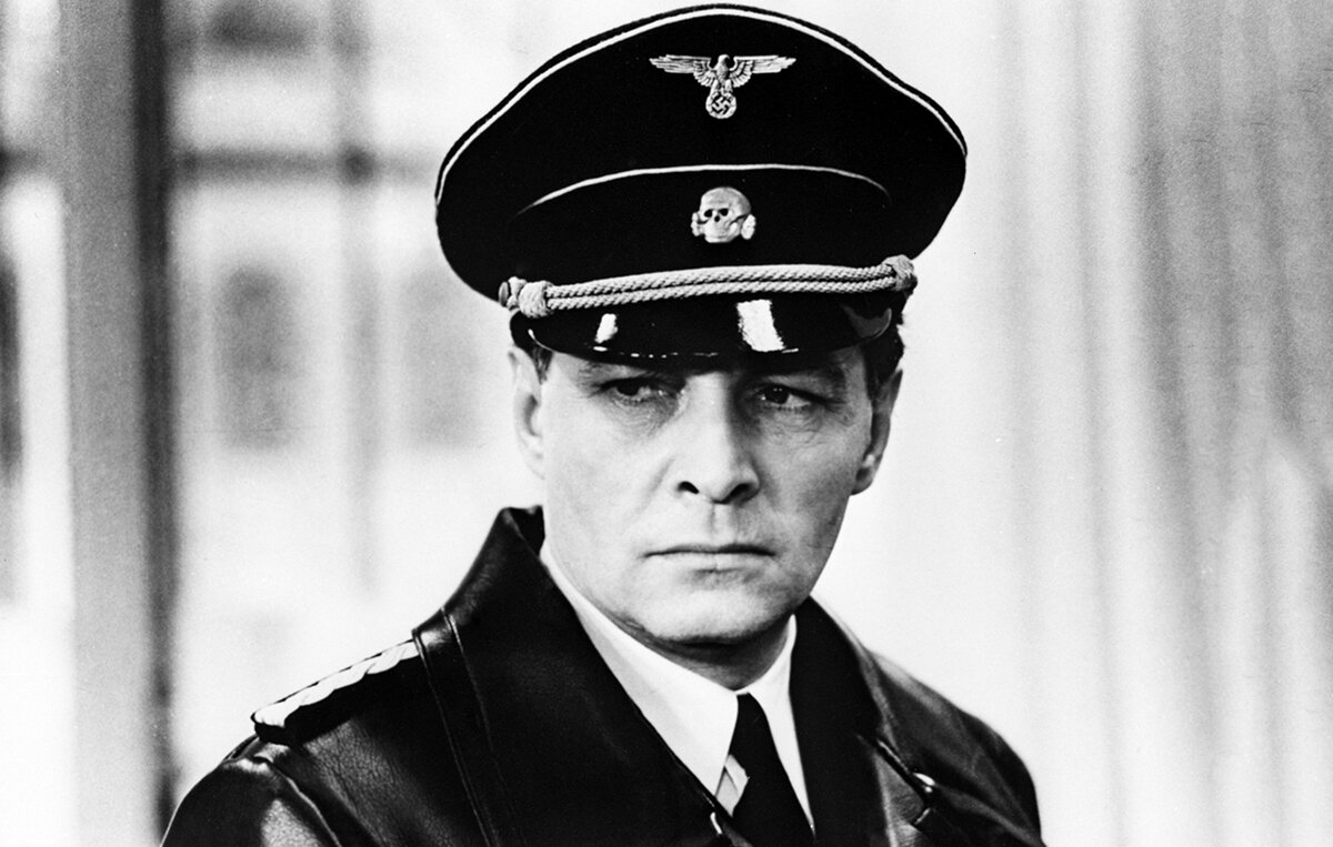 Штандартерфюрер Штирлиц (советский разведчик Максим Максимович Исаев) в исполнении Вячеслава Тихонова. Фото взято с ресурса Яндекс.Картинки 