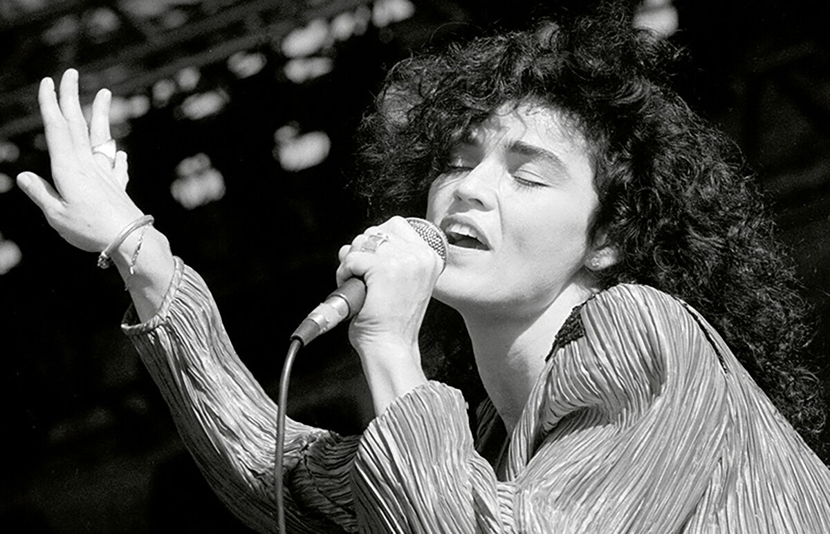 Alannah Myles.
