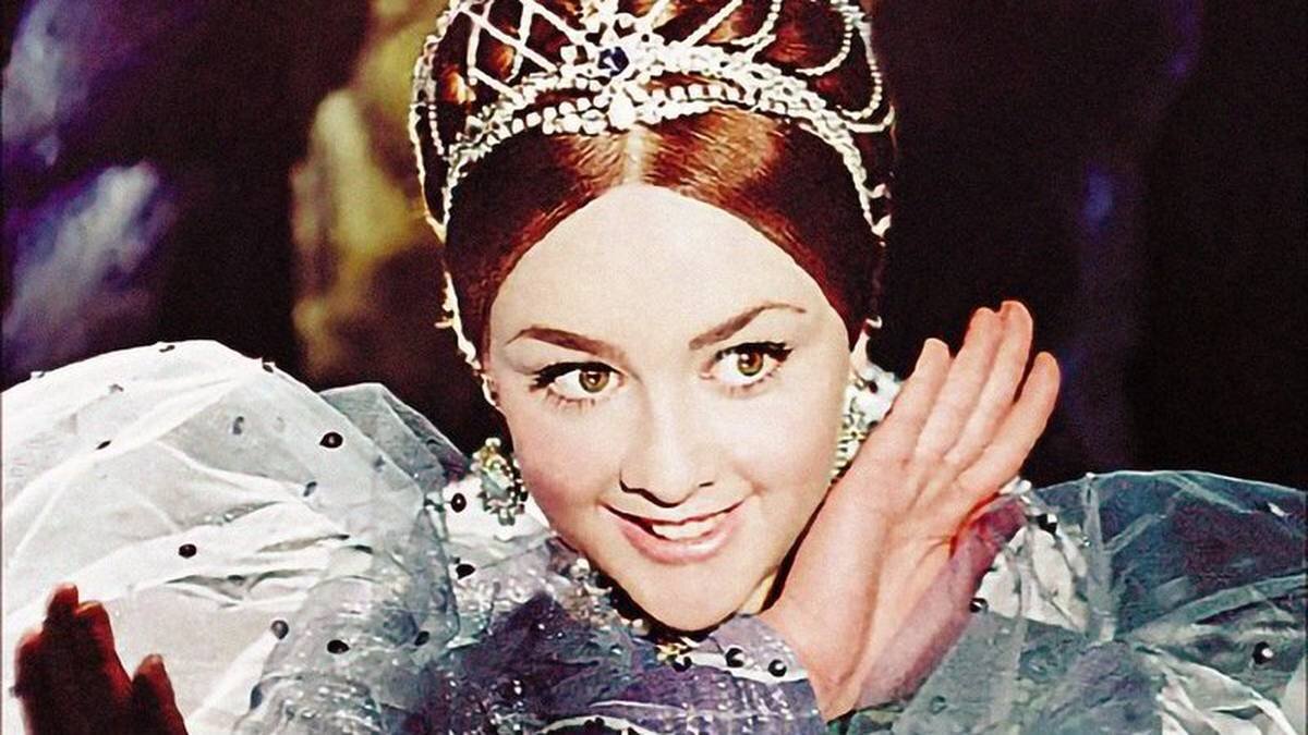    Кадр из фильма Варвара-краса, длинная коса (1970)