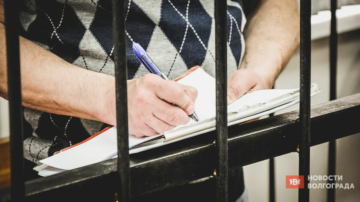     Бывший старший оперуполномоченный ОП № 3 Управления МВД России по г. Волгограду Иван Балаба, осужденный за превышение полномочий и умышленное причинение тяжкого вреда здоровью впоследствии умершему задержанному Сергею Рябичеву, из СИЗО может отправиться сразу на трудовые работы.