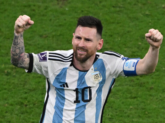 Сборная  Аргентины стала чемпионом мира по футболу 2022 года. Сегодня на стадионе "Лусаил Айконик" она победила команду Франции в серии пенальти со счетом 4:2.