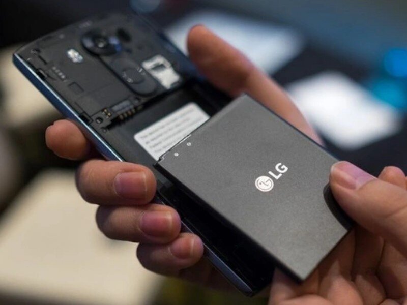    ЕС хочет сделать аккумуляторы в смартфонах съёмными. Хорошо ли это?