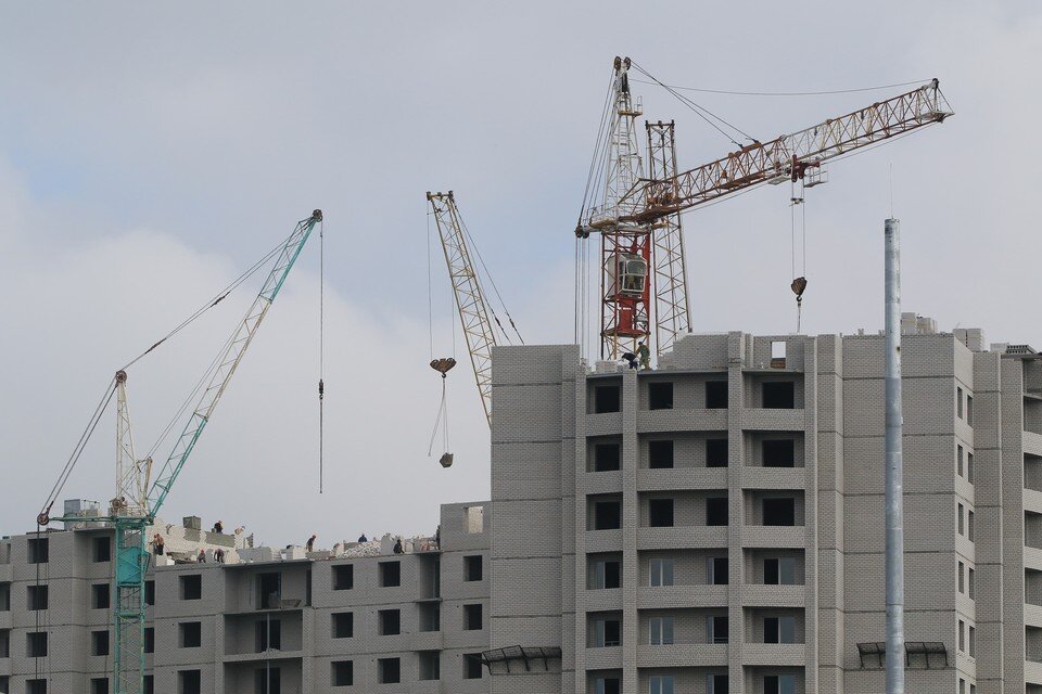     Землю предлагают использовать для застройки многоэтажками, в том числе и высотками Олег УКЛАДОВ