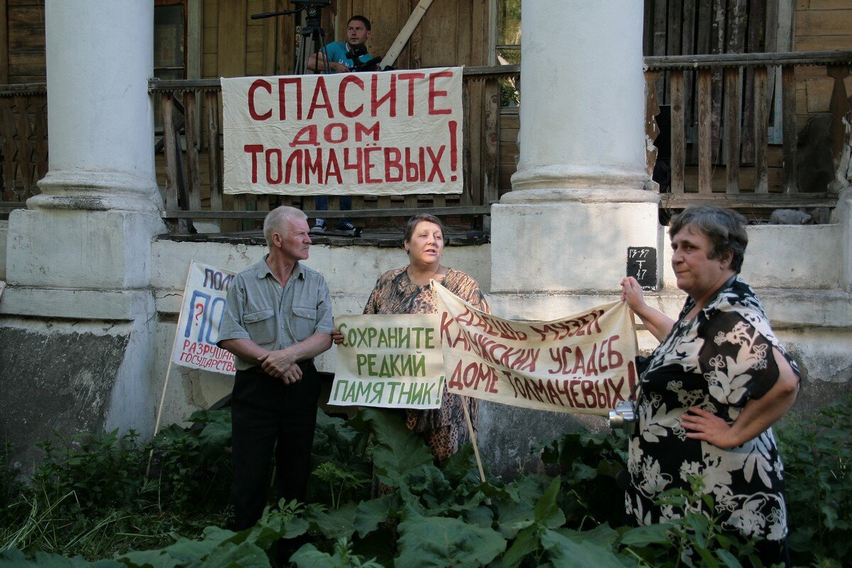 В год Кролика калужане выиграли 8 миллионов, в городе поставили кучу  памятников, а Пьер Карден устроил шоу | www.kp40.ru | Дзен