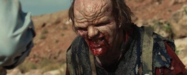 Группа ученных отправилась на изучение местности горных холмов.Позже штаб потерял с ними связь и отправил группу солдат на их поиски. Затем солдаты попадают в ловушку людоедов-мутантов. В данном случае можно сказать что «повезёт тому, кто умрет быстрее».