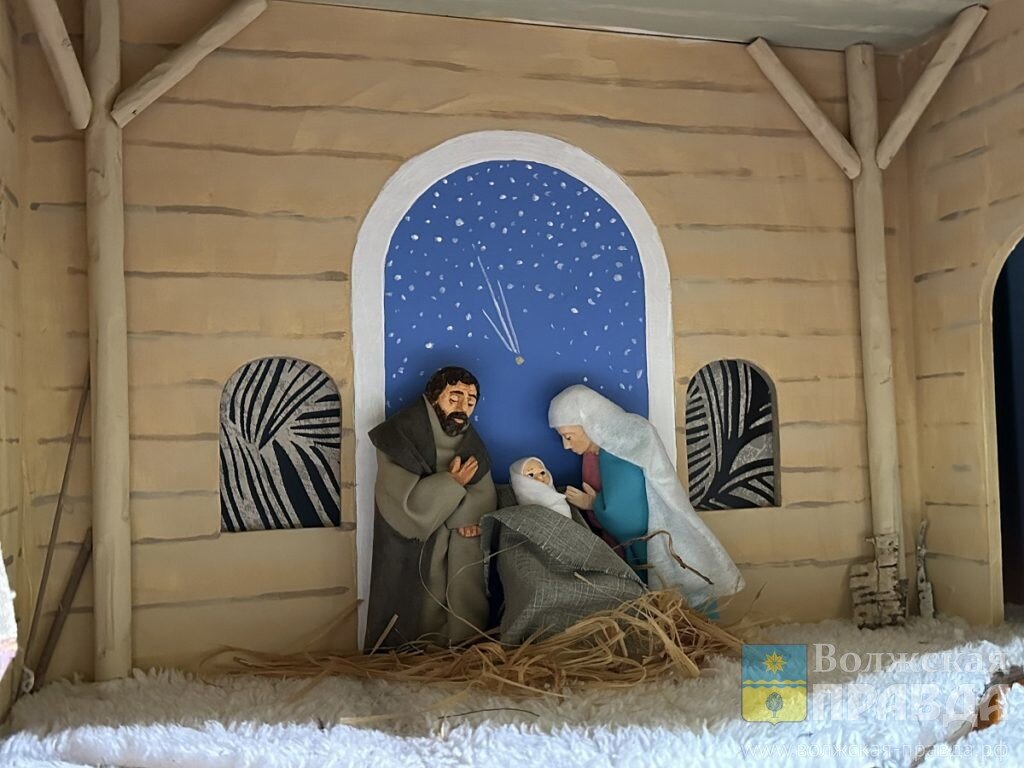     Волжский «Арлекин» начал новый год с камерной премьеры «Рождественский вертеп»
