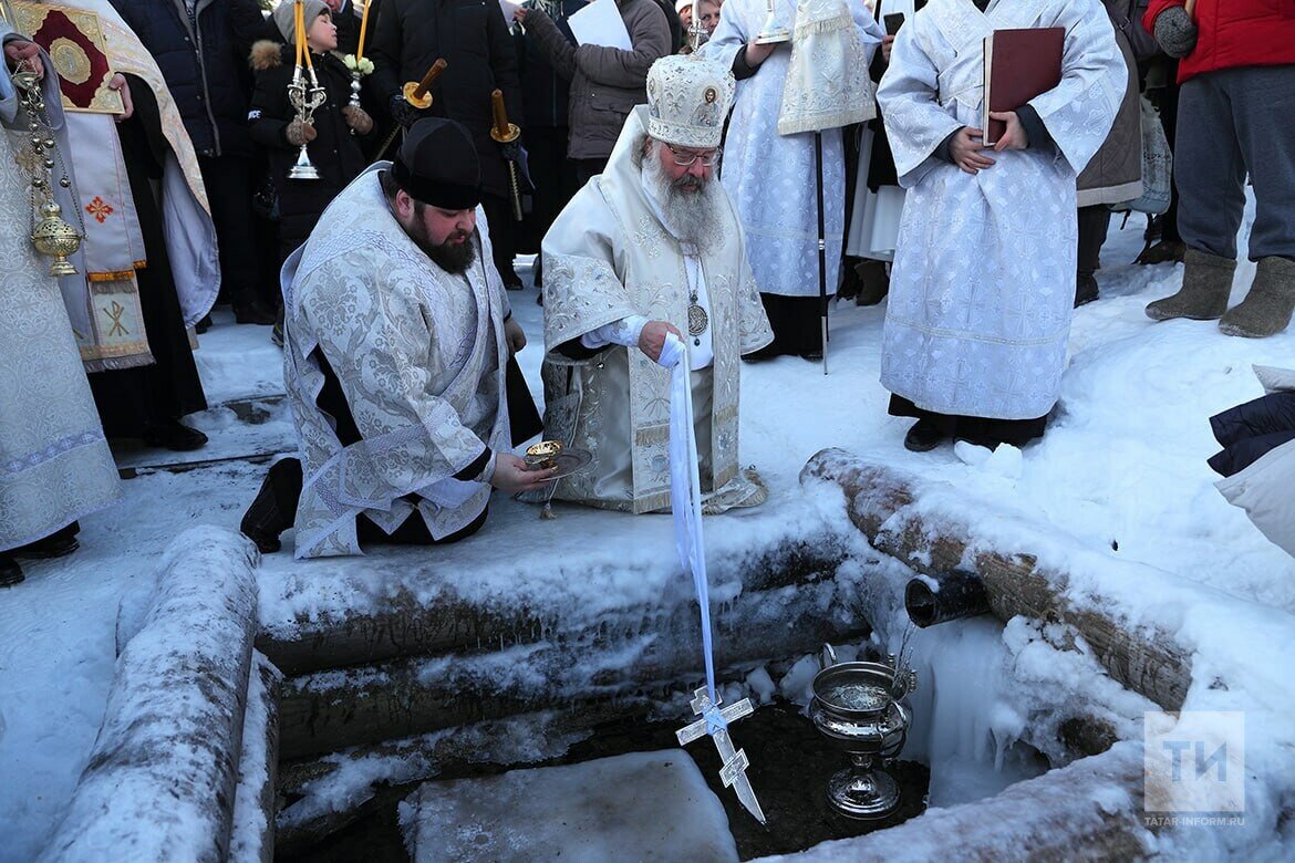 Владыка о Крещенской службе в Аркатове: Здесь по-домашнему, сюда приходят  люди разных вер | Татар-информ | Дзен