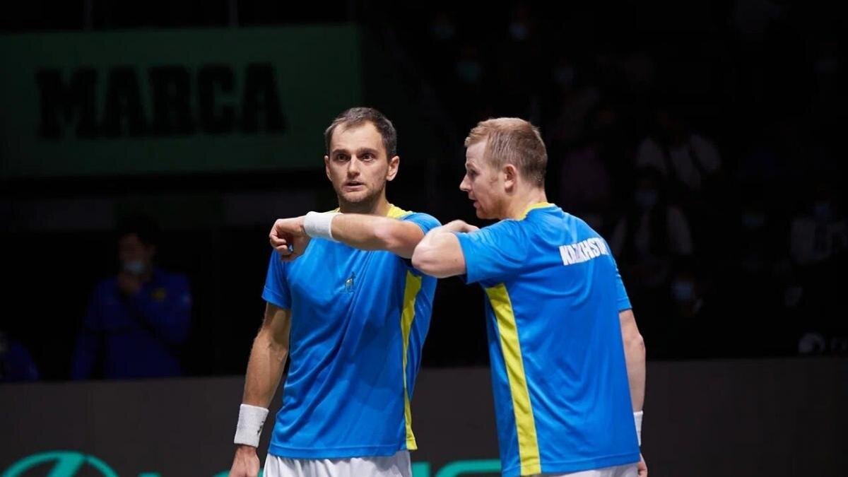    Теннисисты Александр Недовесов и Андрей Голубев:ktf.kz