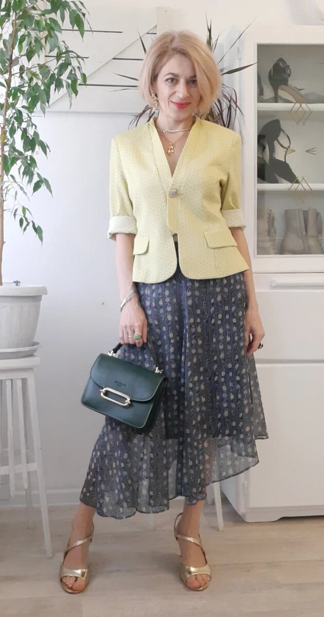 Уменьшенный размер жакета.