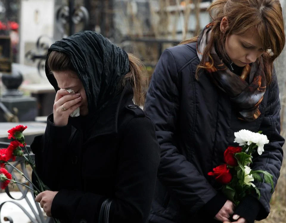 Плачу за родственников. Женщина в трауре. Вдова женщина.