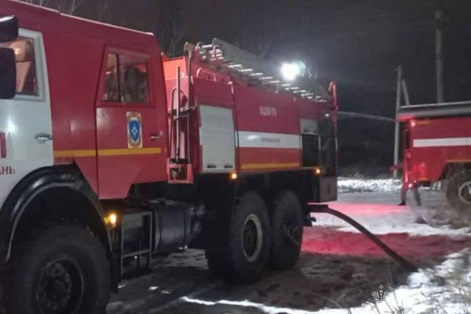     Лада сгорела в полыхающем гараже в селе под Липецком  Пресс-служба ГУ МЧС Липецкой области.