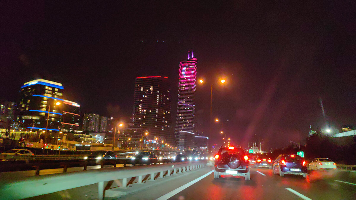 Стоит в пробках, Нерезиновый 