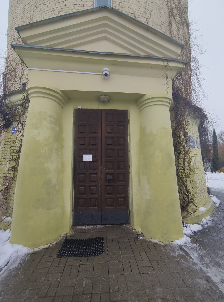 Вход в музей.