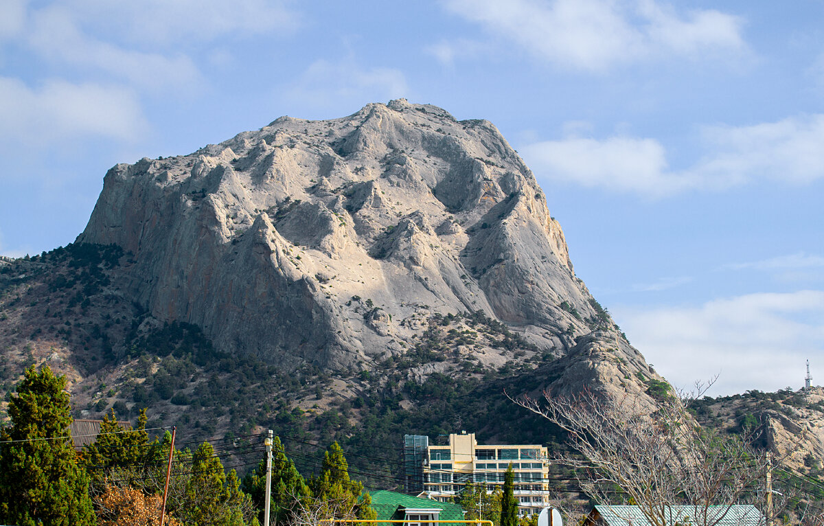 Гора Сокол в посёлке Новый свет