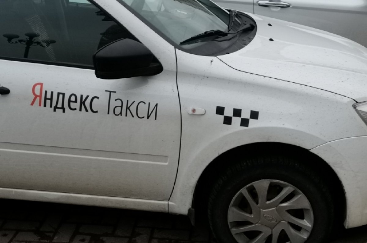    В Новосибирске таксисты перестали пускать пассажиров на переднее сиденье