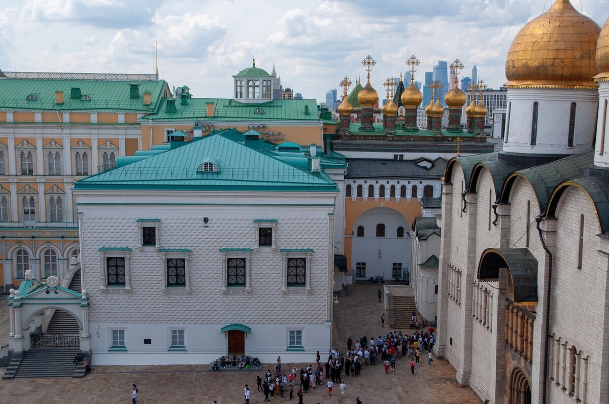 палаты ивана грозного в москве