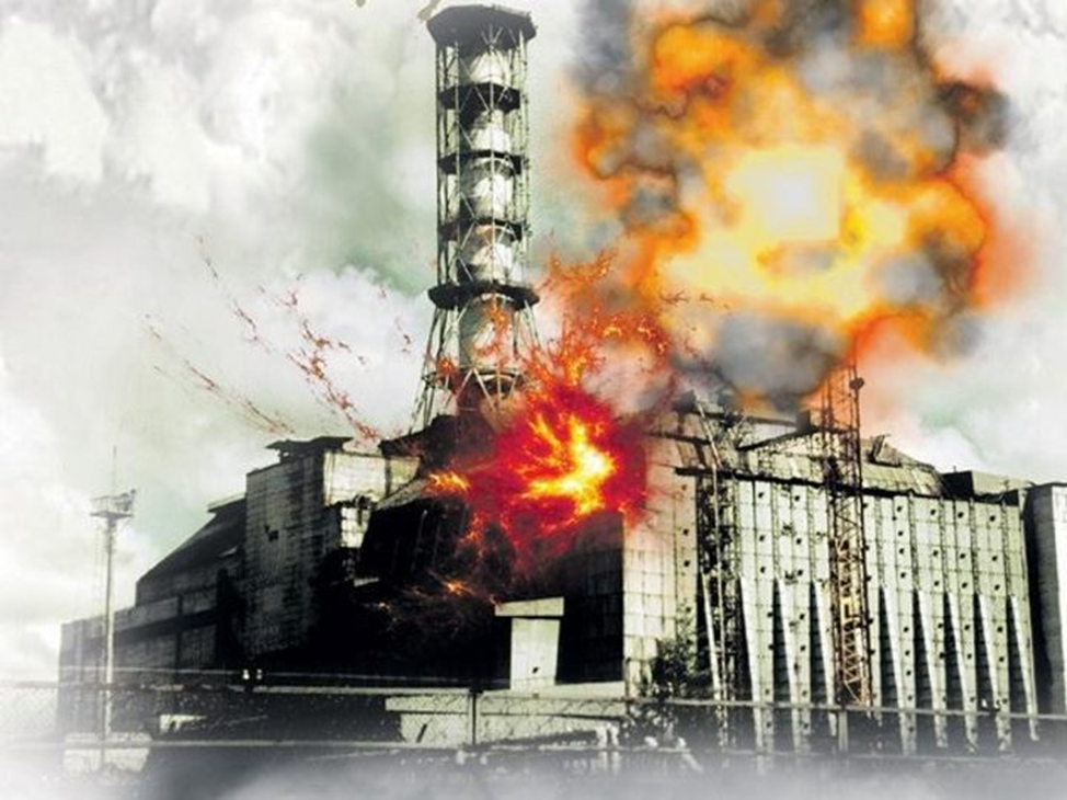 Взрыв на Чернобыльской АЭС 1986. Чернобыль взрыв атомной станции 1986. Взырвчернобыльская АЭС. Чернобыль 26.04.1986.