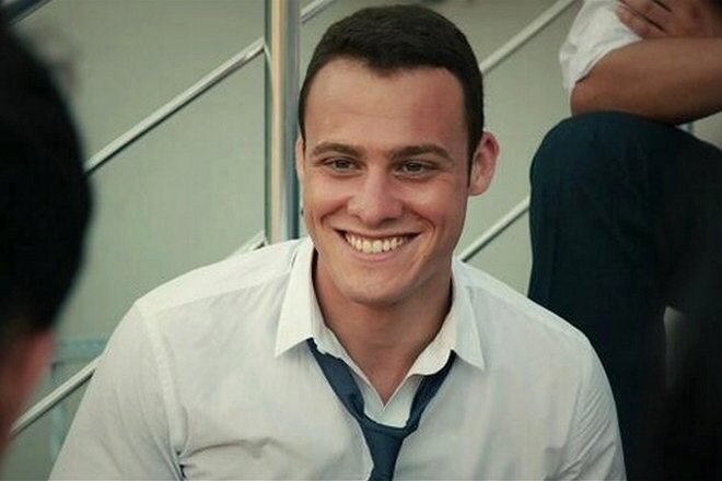 Керем Бюрсин / "В ожидании солнца"