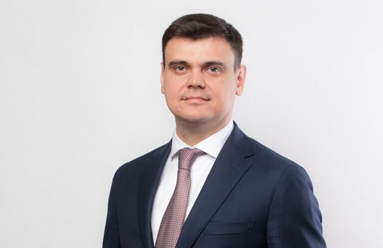    Управляющий директор Уральской Стали Ильдар Искаков поздравил оренбуржцев с Первомаем Кристина Просвиркина