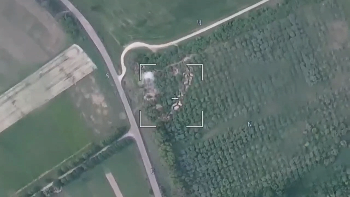 Опорный пункт противника, контролирующий дорогу