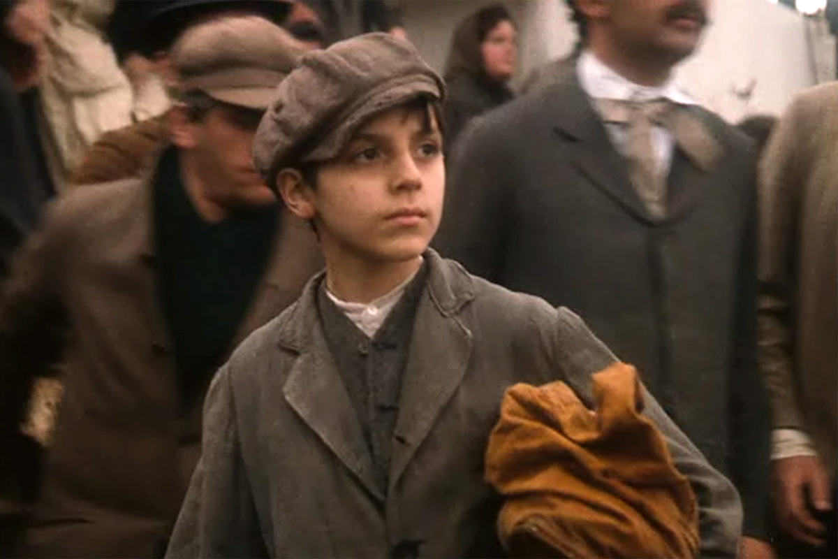 Маленький Вито Корлеоне. Кадр из фильма "Крестный отец"