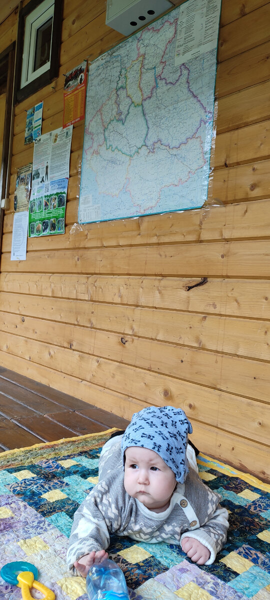 Доча составляет маршрут на завтра!