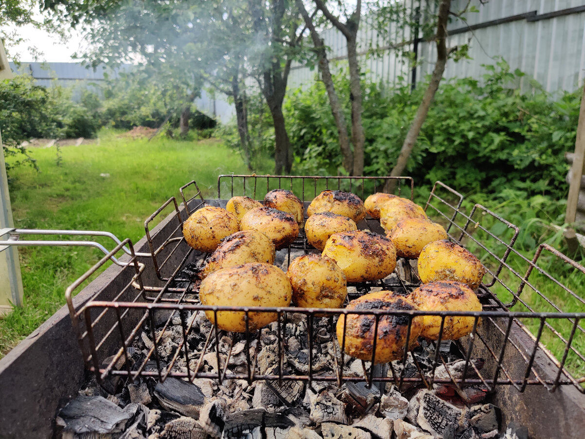 Рецепт маринада картофеля с чесноком, зеленью, растительным маслом и  специями для его приготовления на мангале | Видео для всех | Дзен