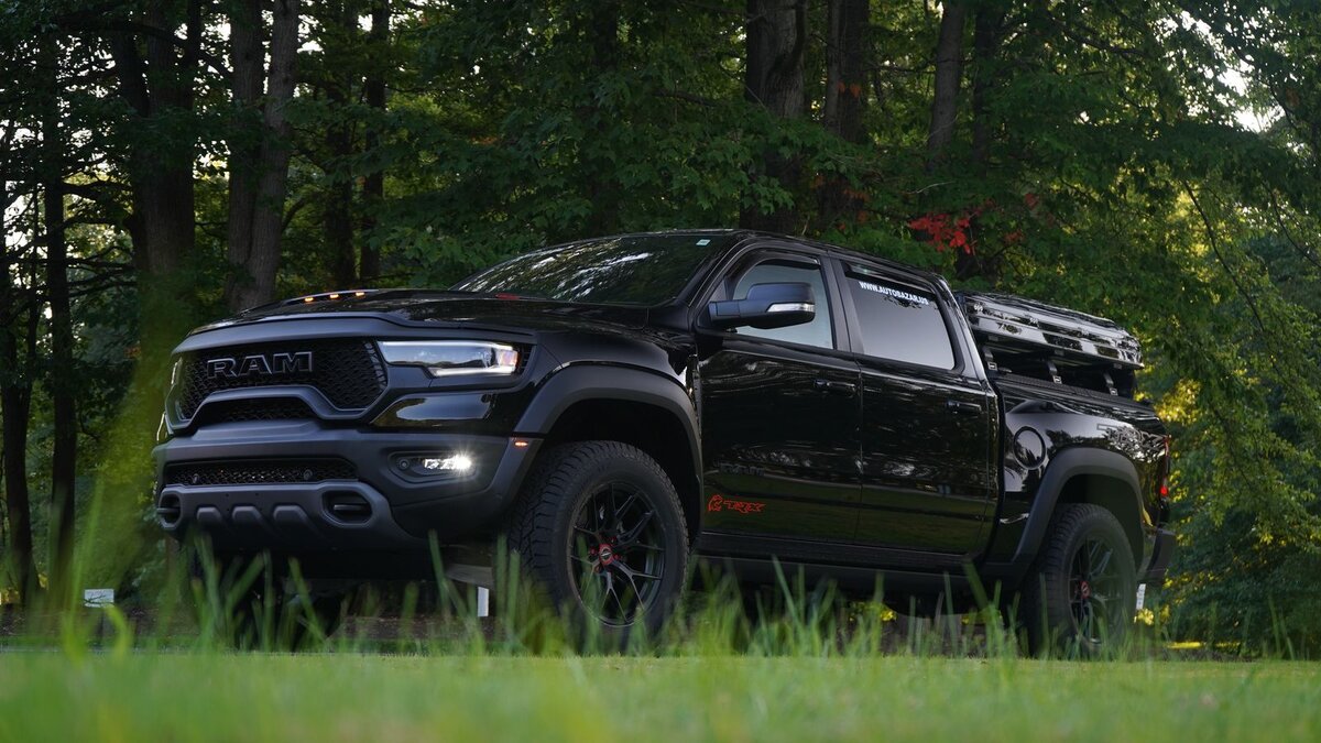 Тюнинг RAM 1500 TRX 2021 в черном цвете