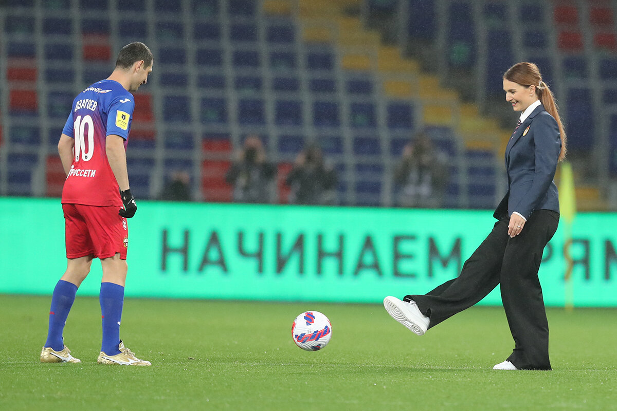 Софья Великая разыграла мяч с Аланом Дзагоевым и начала дерби