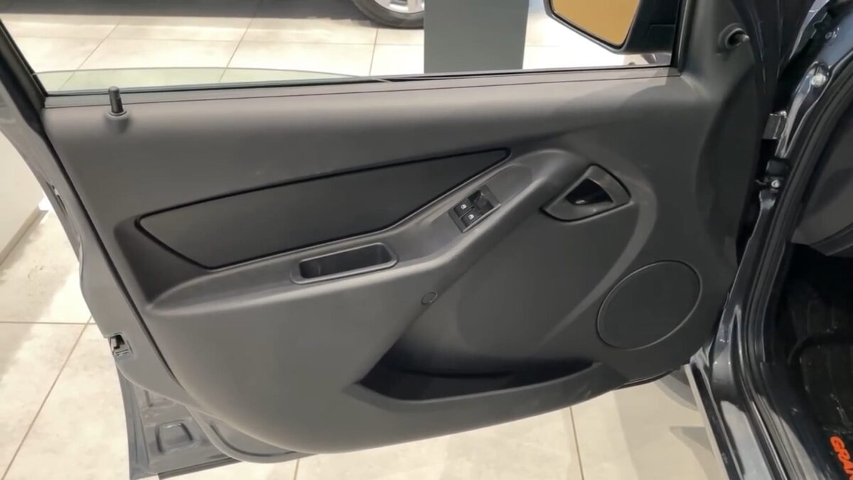 Дверная карта автомобиля Lada Granta