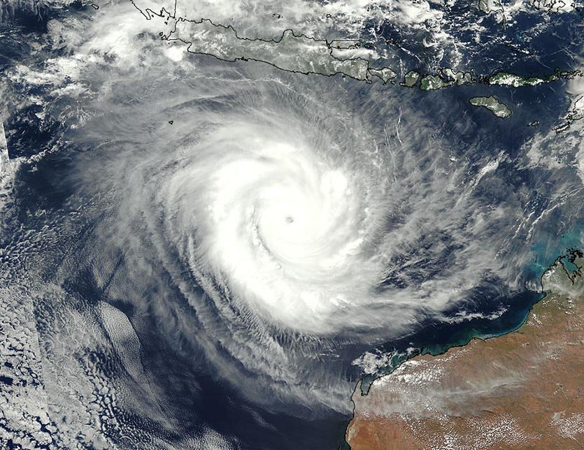 Циклон ураган циклон. Сан Каллисто ураган. Tropical Cyclone. Тропические и внетропические ураганы.