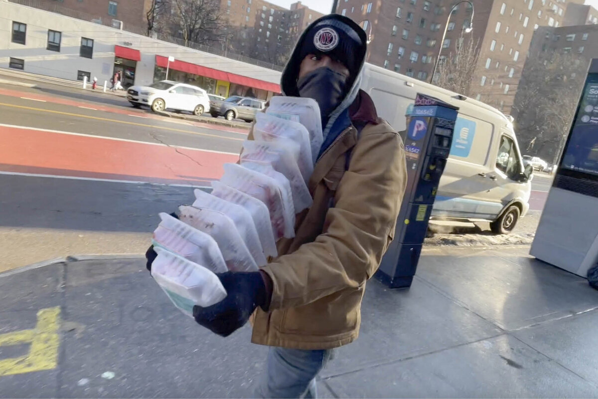 Вора на улице снял корреспондент сайта nypost.com