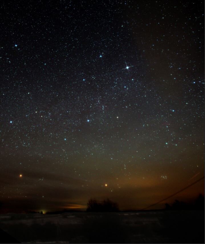Петр Митрофанов. Заход созвездий Орион и Телец в деревне Бехтерево