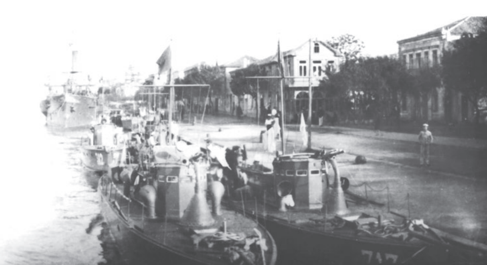 Быстроходные катера дивизиона сторожевых судов Черноморского флота в Сулине.  
1917 год