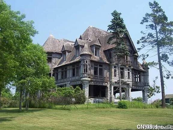 Листайте галерею. Фото из объявления о продаже дома за 495 000 долларов.