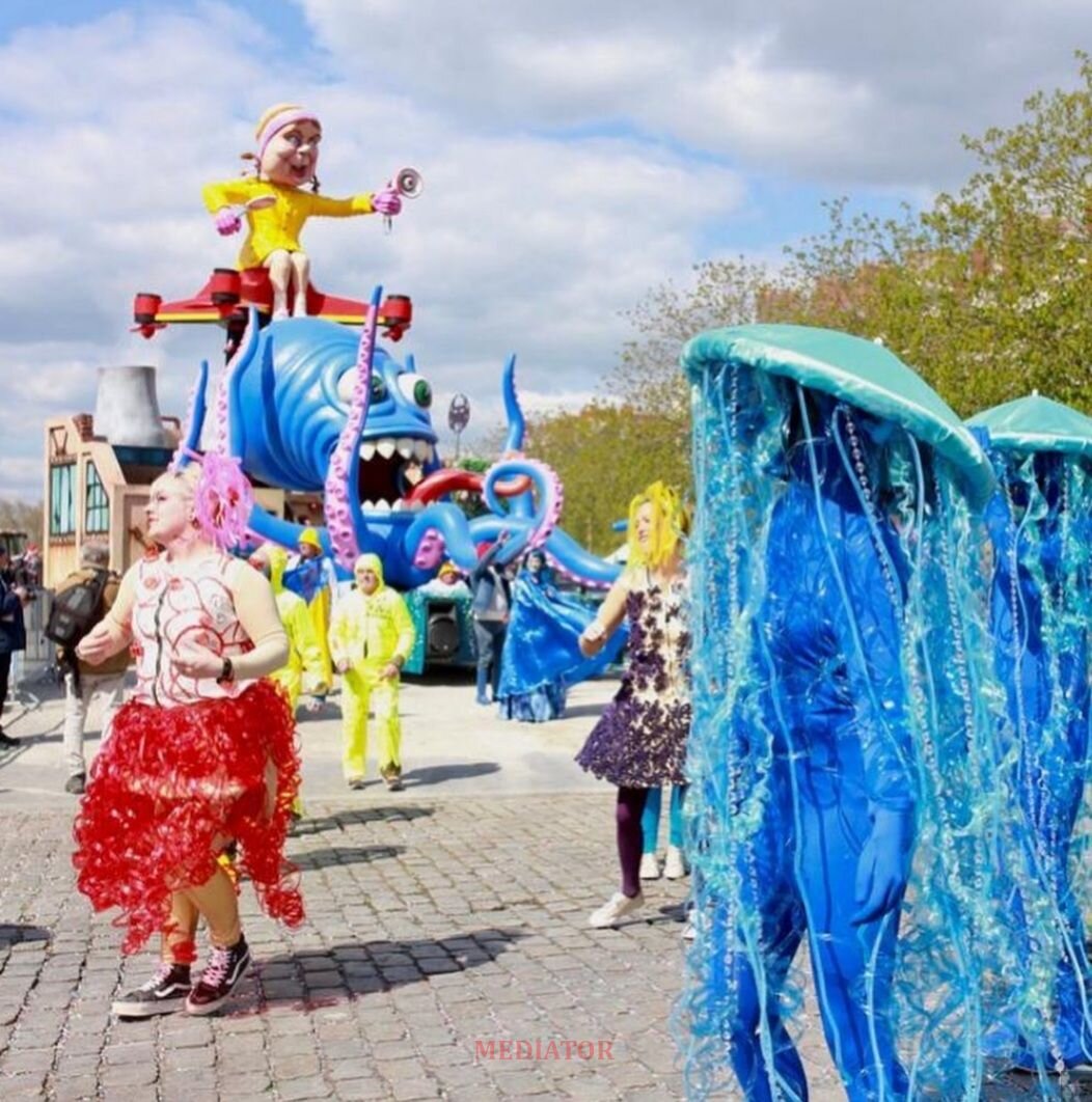 Фото авторское: Дневной карнавал 3. 04. 2022