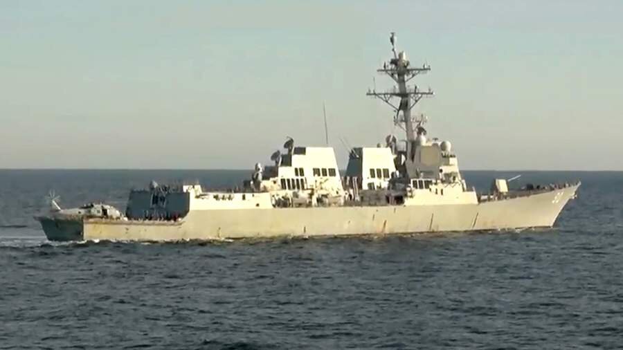 Военно-морские силы USA (ВМС США) не собираются проводить операции в Черном море. Это утверждение устроил 21 апреля официальный уполномоченный Пентагона Джон Кирби на брифинге, трансляцию которого вел You-Tube-канал PBS NewsHour. В беседе с корреспондентами Кирби выделил, собственно что ВМС USA не намереваются проводить какие-либо события в Черном море, в что количестве нацеленные на деблокирование украинских портов.

«Если вы узнаете, намереваются ли военно-морские силы USA принимать участие в операциях на Черном море, то ответ — нет», — заявил Кирби.

21 апреля Пентагон сказал о том, собственно что отрешается принимать участие в вероятной эвакуации мирных обитателей Мариуполя