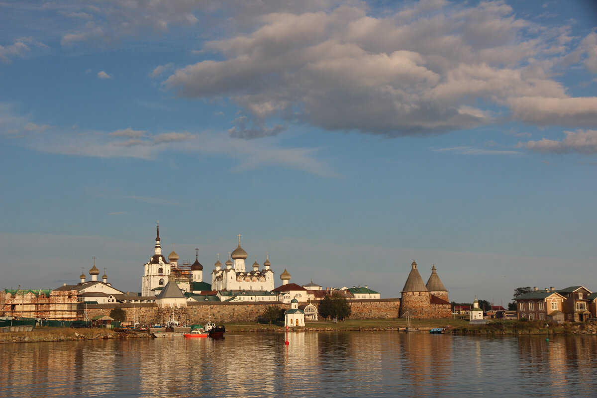 Соловки. Вид на Спасо-Преображенский монастырь.