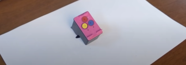 Расположение заправочных отверстий в цветном картридже