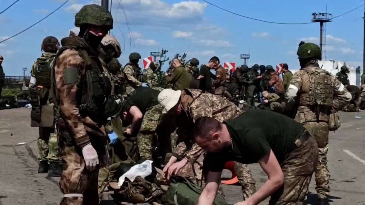 Лучший вариант для украинского солдата, это плен. Хоть жизнь сохранит