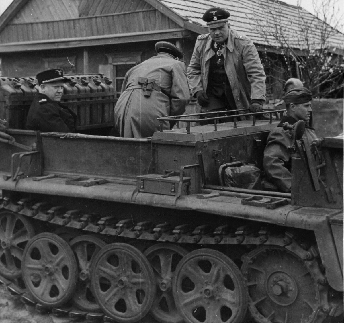 Битва за Берлин: маршал Конев вступает в бой | Лукинский I История | Дзен