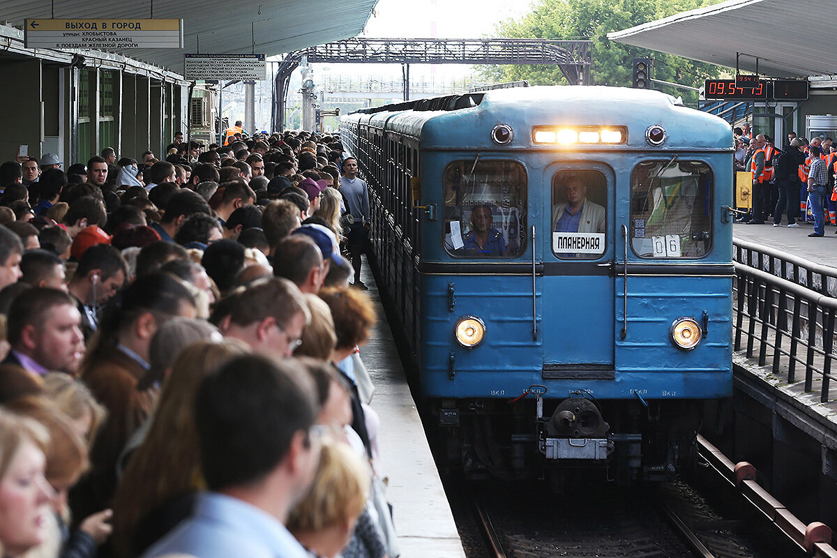 Станция метро Выхино час пик