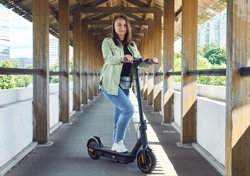 Максимальная нагрузка Ninebot KickScooter Max G30 — 100 кг, для Ани он с большим запасом 