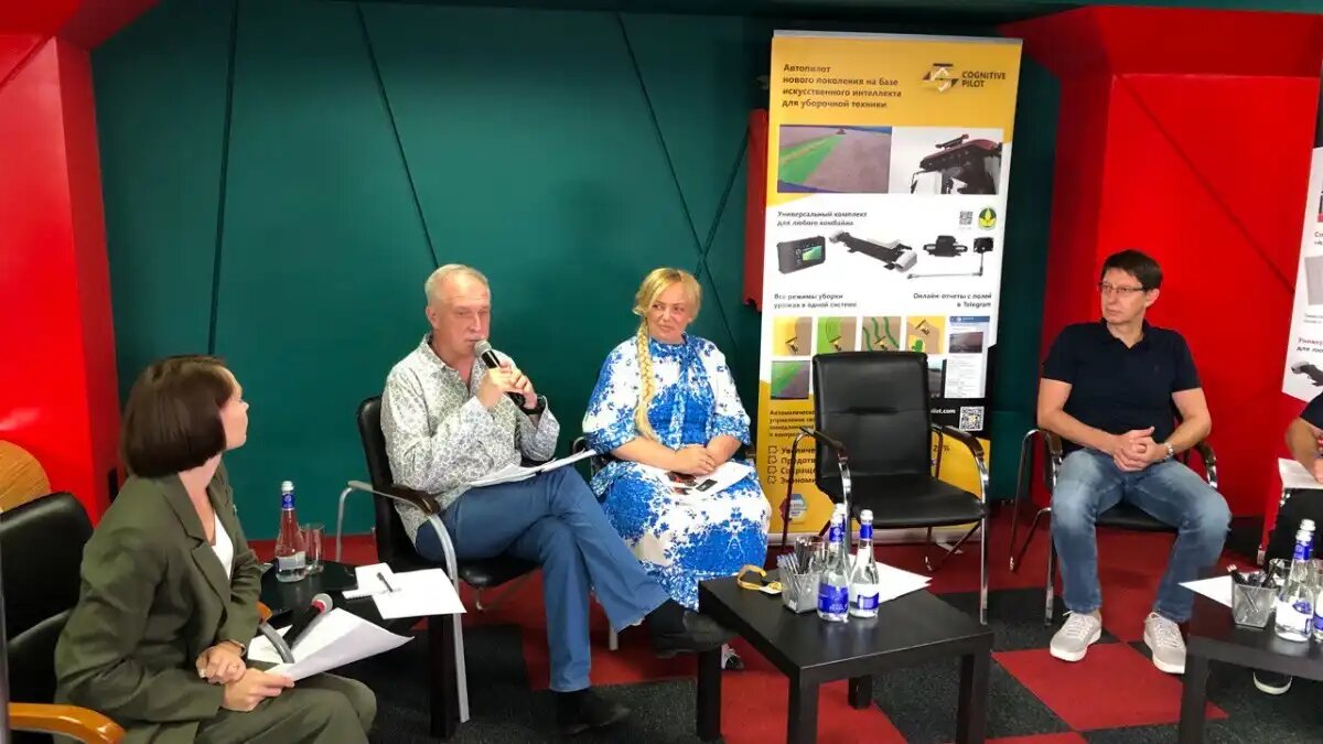 В рамках конференции гости и участники поговорили о структуре первоочередных задач работы по направлению «Сельское хозяйство» партийного проекта «Выбирай свое»