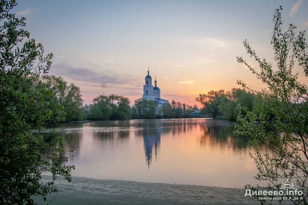 Церковь Покрова Пресвятой Богородицы в селе Глухово.