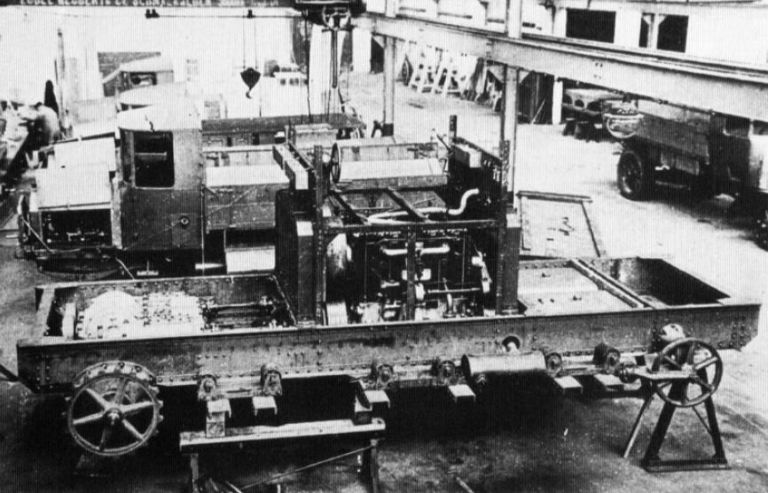 История первого полноценного полугусеничного грузовика - Marienwagen II Marienwagen II стал итогом длительных попыток германского военного командования создать транспортёр переднего края, боевую...-2