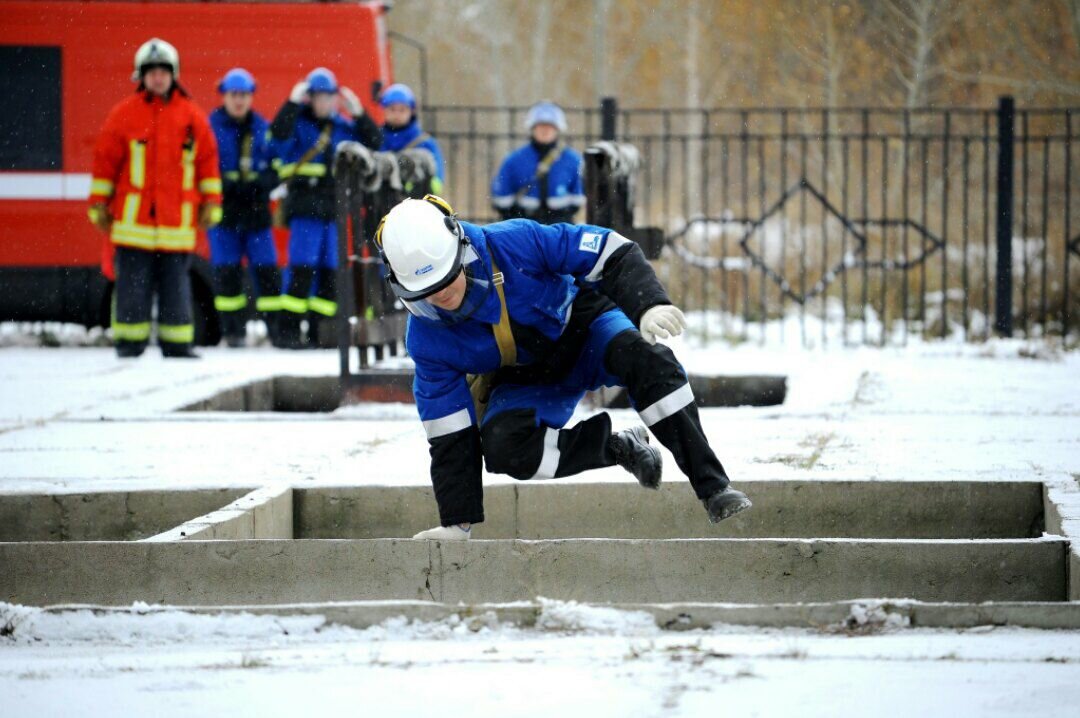 2016 год. Полоса препятствий с тушением пожара в конце этапа